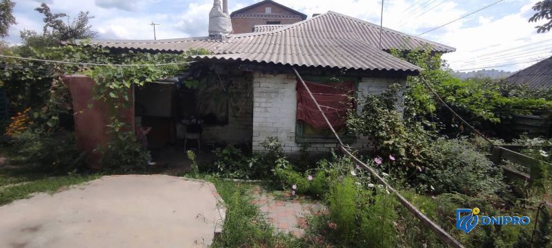 Продам частину домоволодіння 55 м + 4 сот. землі р-н пр.Мета
