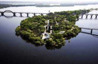 Магія гранітного серця: Таємниці Монастирського острова від давнини до наших днів