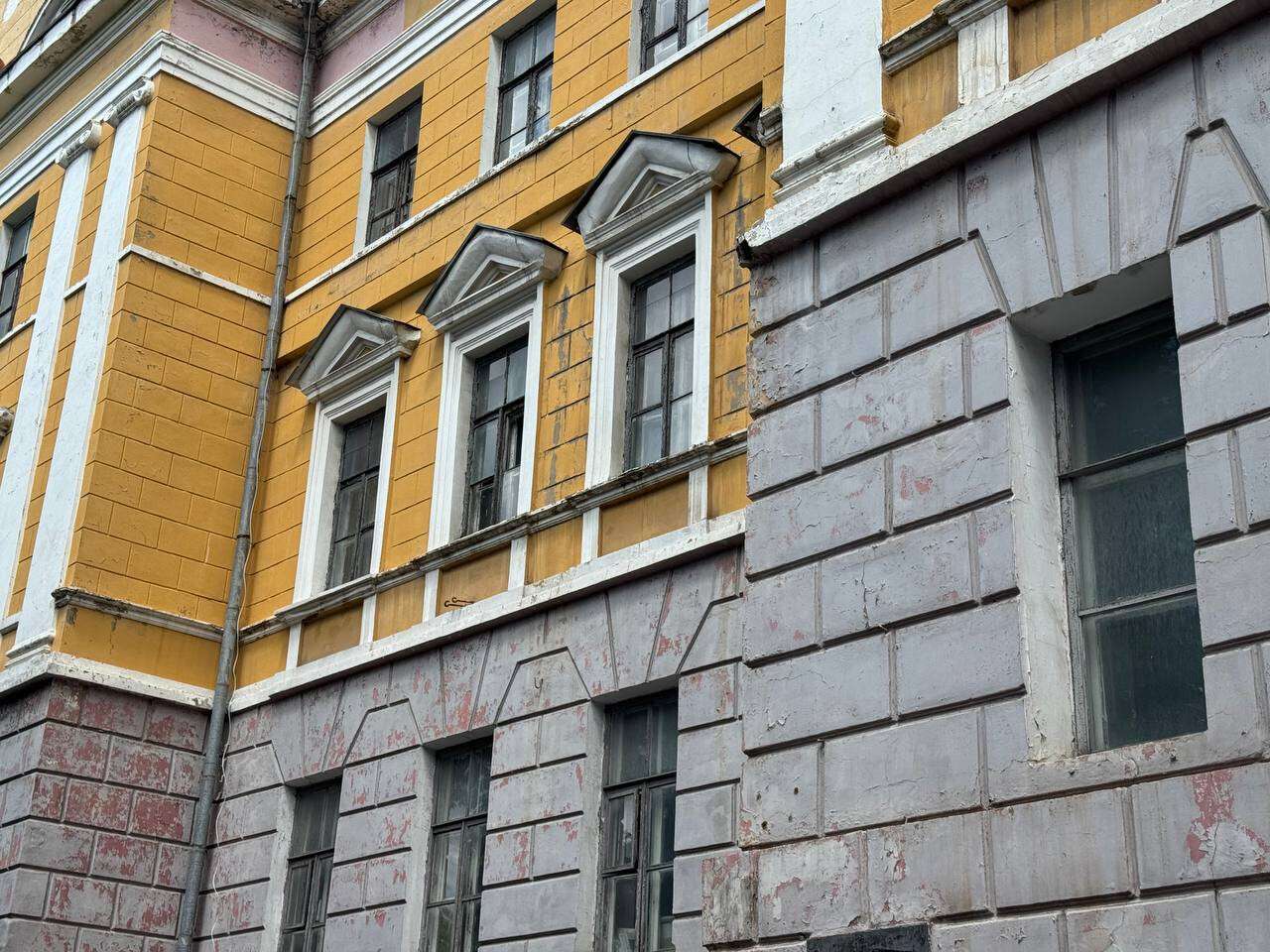 ДНУ: 5 років занепаду ректора Оковитого