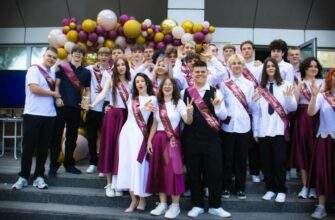 Останній дзвоник у Дніпрі: як випускники попрощалися зі школою, - ФОТО