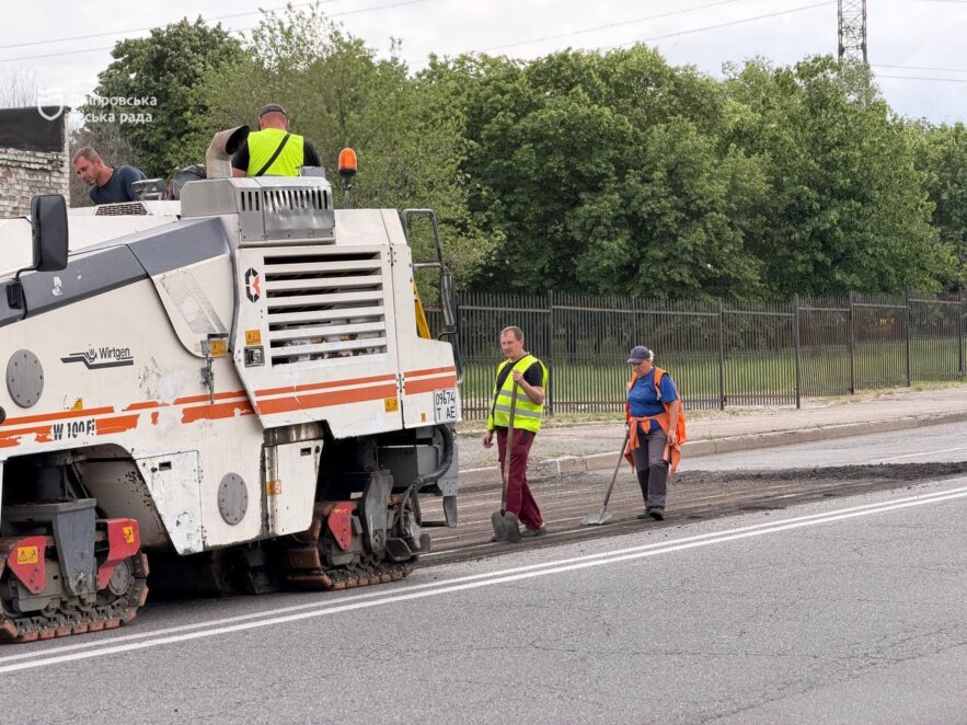 На вул. Панаса Мирного оновлять близько 2,6 тис. квадратних метрів покриття