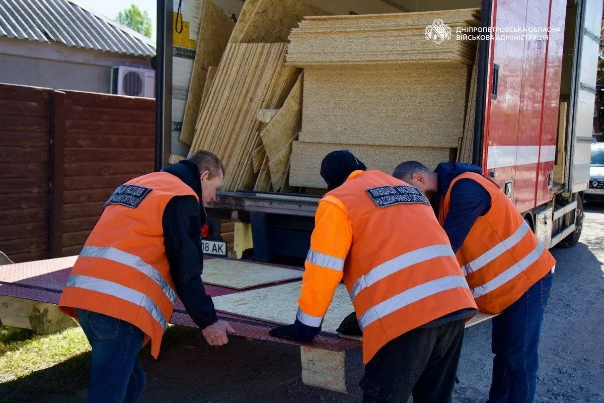 як виглядають місця ударів після атаки рф по Дніпру