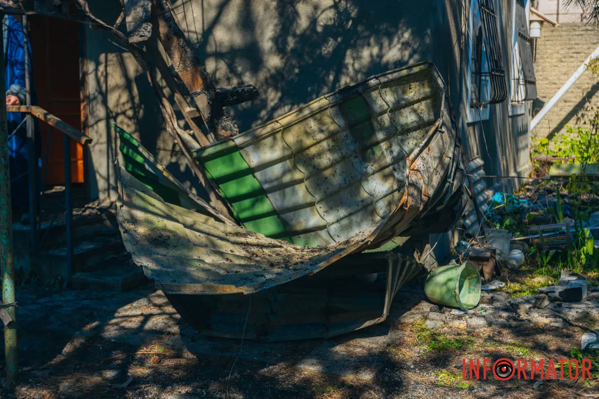фоторепортаж Інформатора, як росіяни били по будинку в Дніпрі