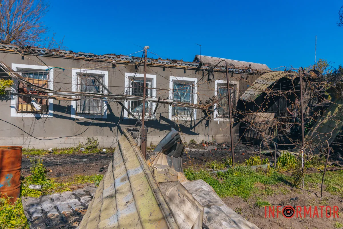фоторепортаж Інформатора, як росіяни били по будинку в Дніпрі
