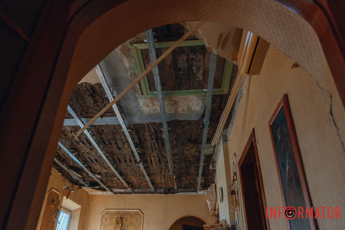 фоторепортаж Інформатора, як росіяни били по будинку в Дніпрі