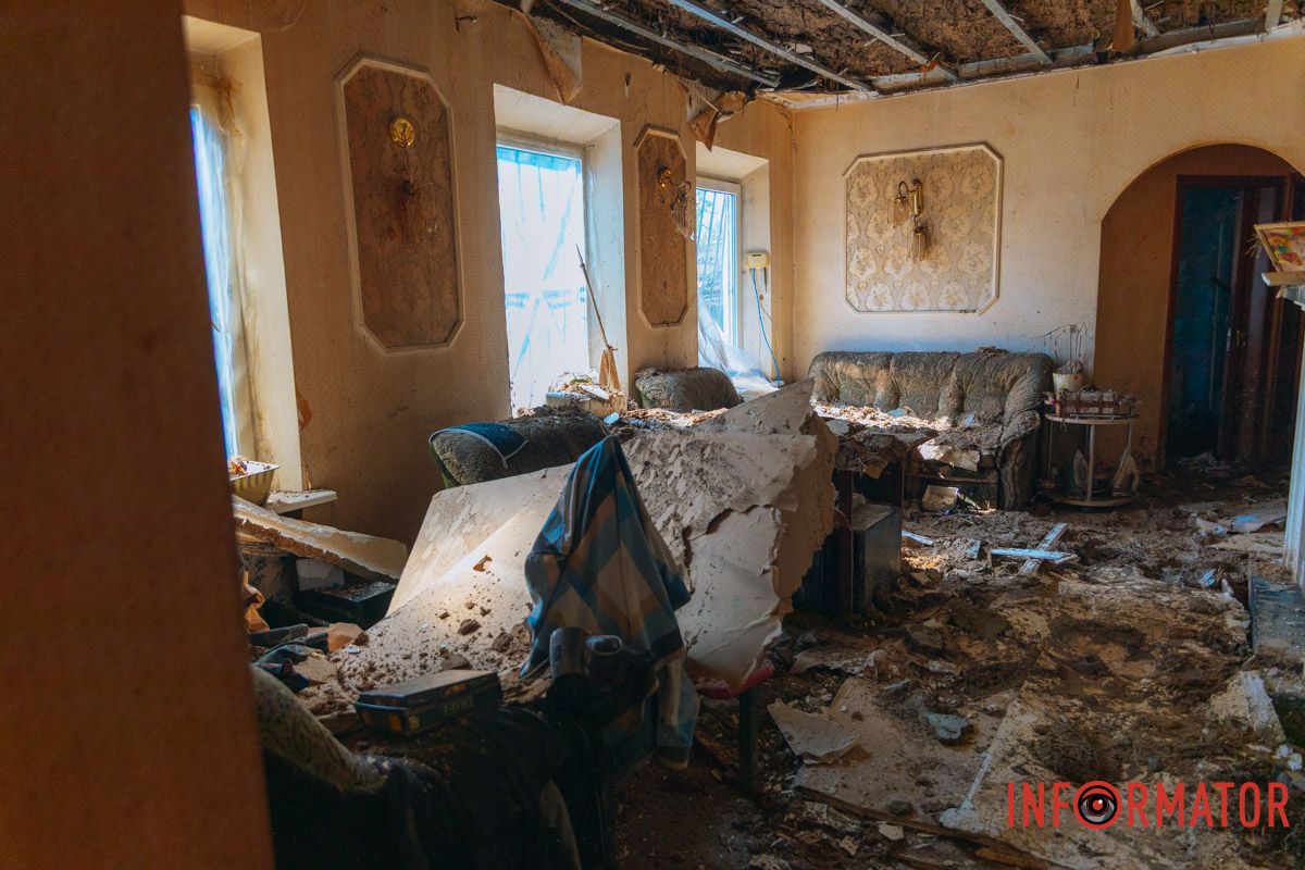 фоторепортаж Інформатора, як росіяни били по будинку в Дніпрі