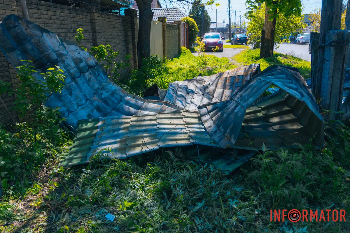 фоторепортаж Інформатора, як росіяни били по будинку в Дніпрі