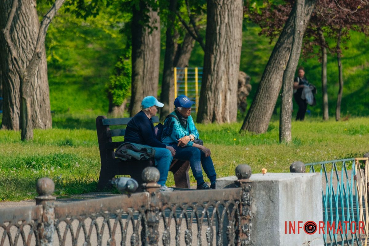 яка атмосфера панує в парку Глоби в травні та як проводять будні дніпряни