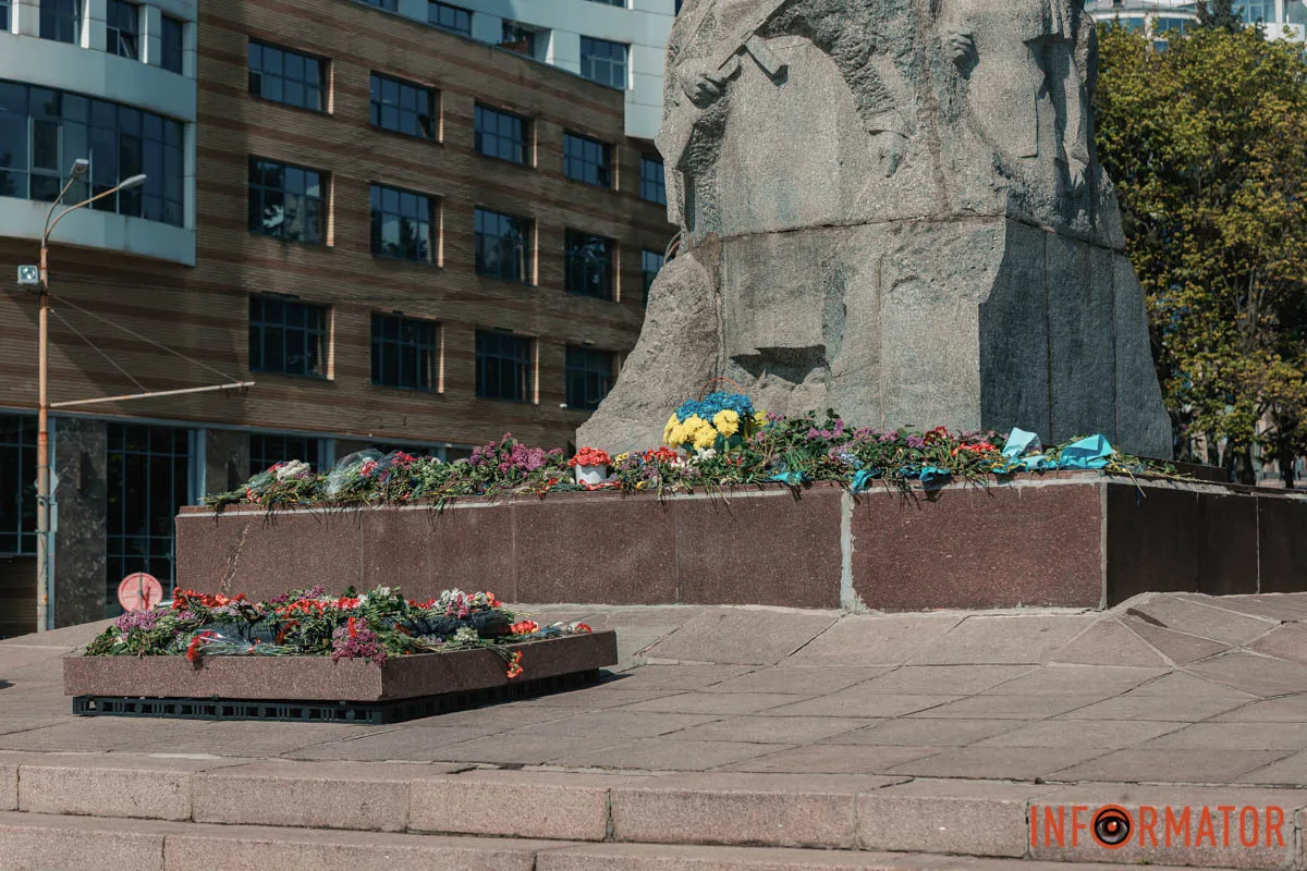 що відбувалося 9 травня біля Стели Вічної слави у Дніпрі