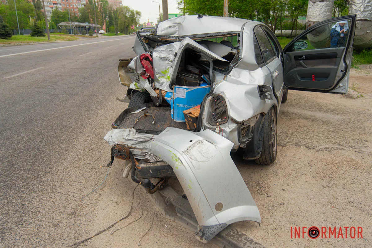 У Дніпрі на Космічній сталась аварія з автобусом та двома легковиками
