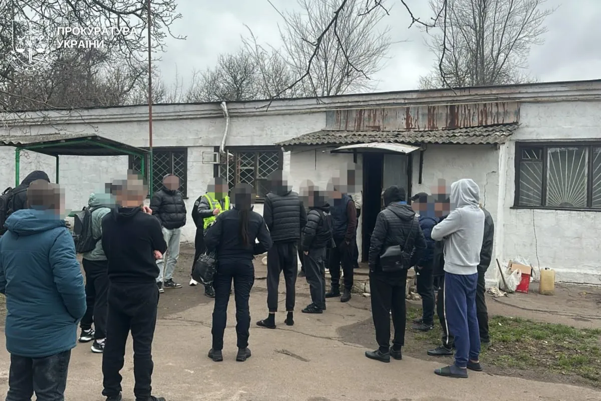 У Дніпропетровській області майже 300 людей утримували у псевдореабілітаційних центрах: організаторів судитимуть
