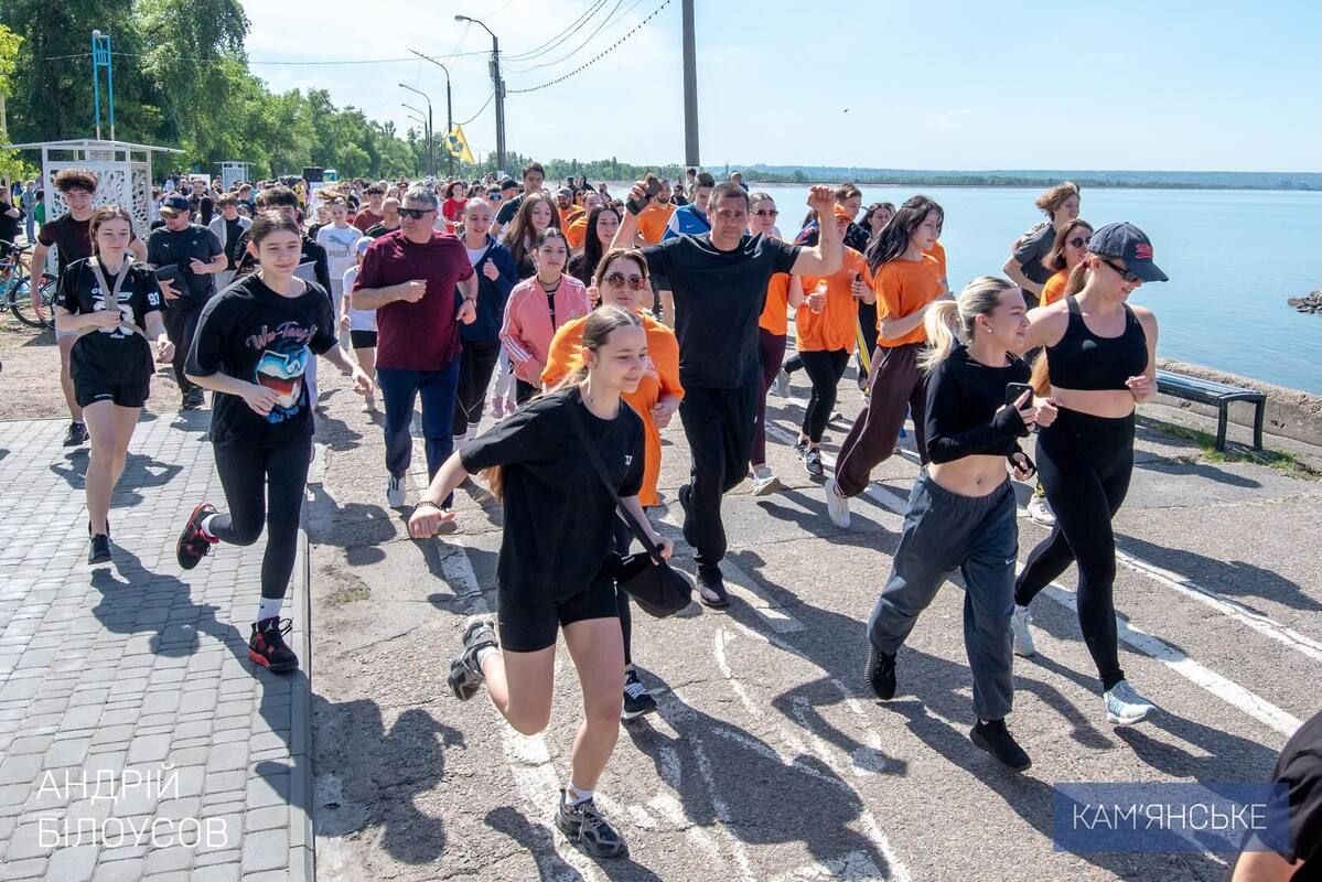 У Кам’янському відбувся спортивно-патріотичний легкоатлетичний пробіг “Разом до Перемоги”