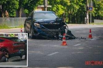 У Дніпрі на Панікахи зіштовхнулися Ford Mustang та Mercedes
