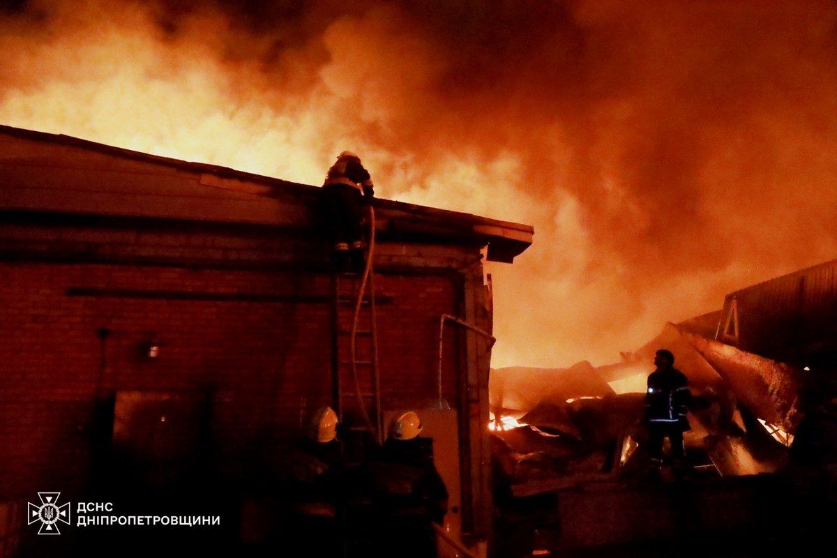 у ДСНС та поліції показали наслідки ворожої атаки по Дніпру 20 травня