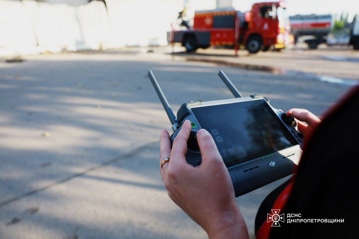у ДСНС та поліції показали наслідки ворожої атаки по Дніпру 20 травня