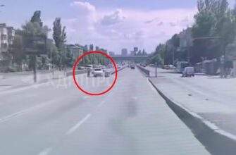 У Дніпрі на Слобожанському позашляховик на “зелений” збив літню жінку, яка перебігала дорогу: відео моменту