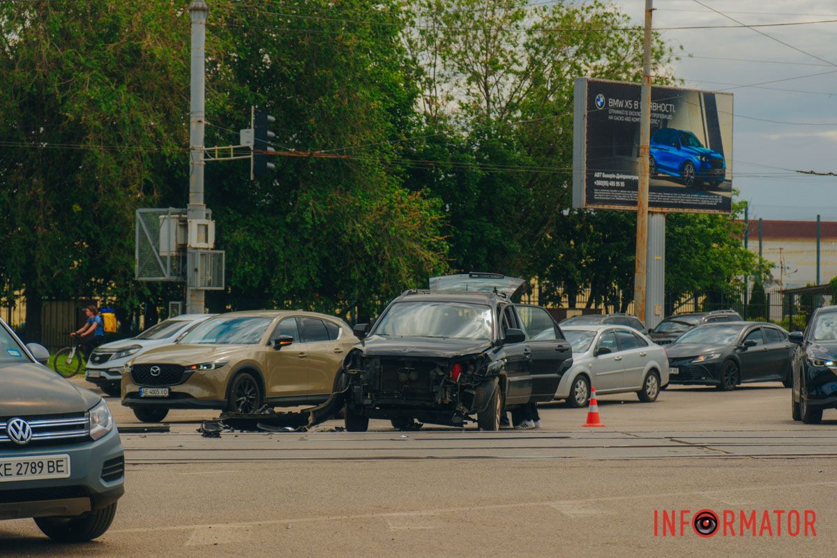 чоловік злетів з двоколісного та зламав ногу