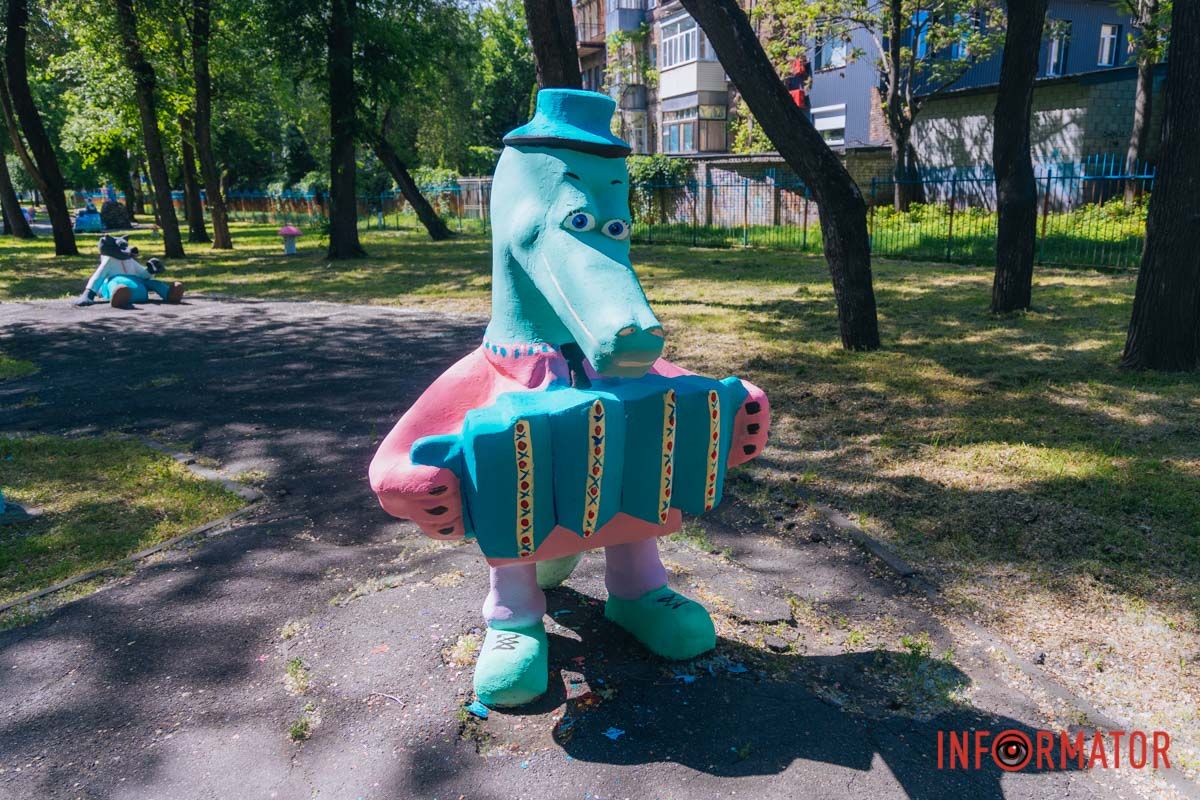 У Дніпрі діти оновили алею казок у парку Глоби
