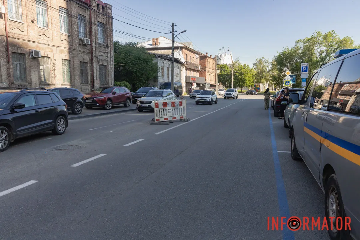 у Дніпрі біля Успенської площі провалився асфальт