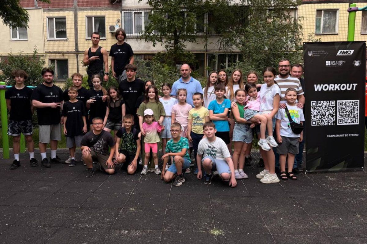 У Дніпрі на лівому березі провели відкрите воркаут-тренування