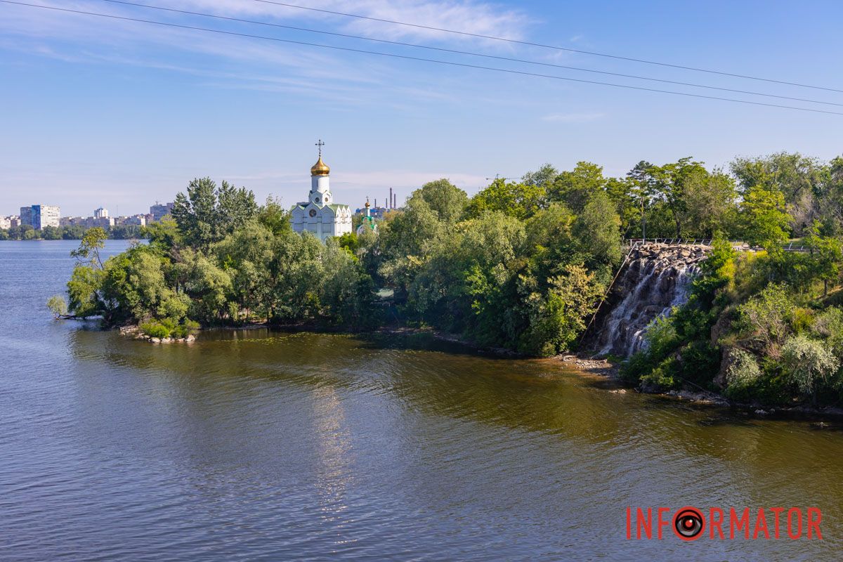 У Дніпрі запрацював водоспад “Поріг ревучий”
