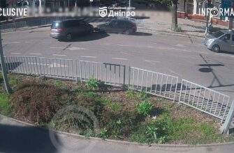 у Дніпрі на Незалежності після зіткнення з Ford Lada в’їхала у паркан
