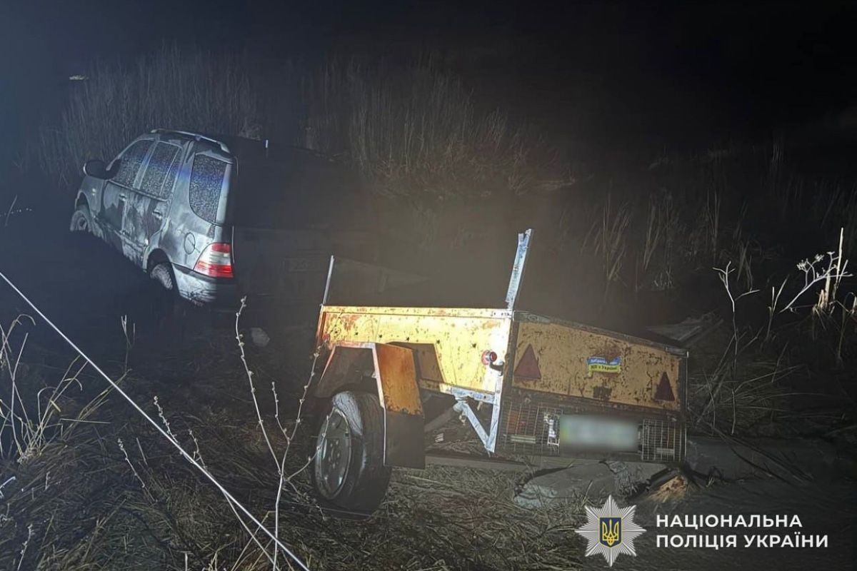 У Дніпропетровській області п’яний водій наїхав на електроопору, постраждав пасажир: справу скерували до суду