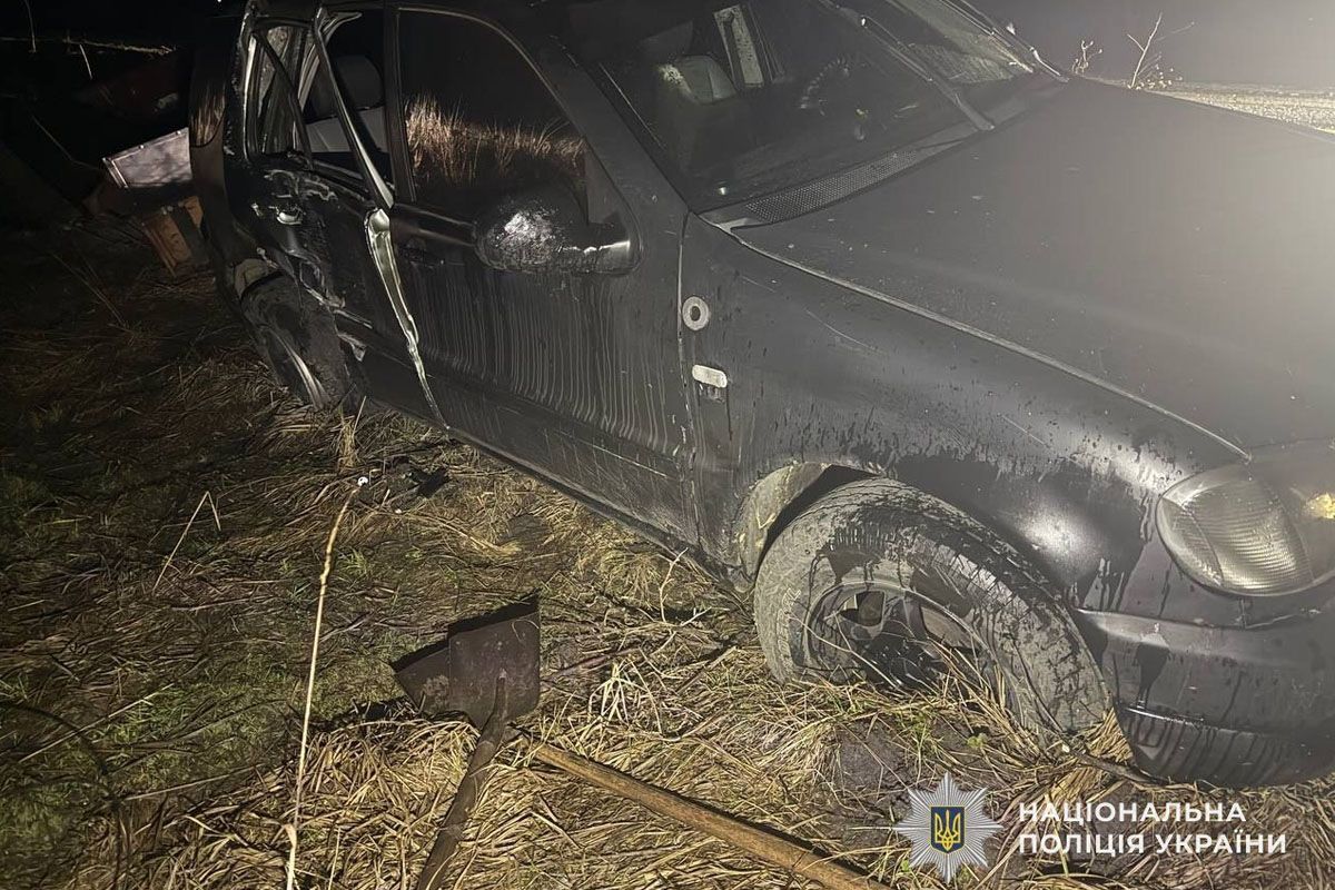 У Дніпропетровській області п’яний водій наїхав на електроопору, постраждав пасажир: справу скерували до суду