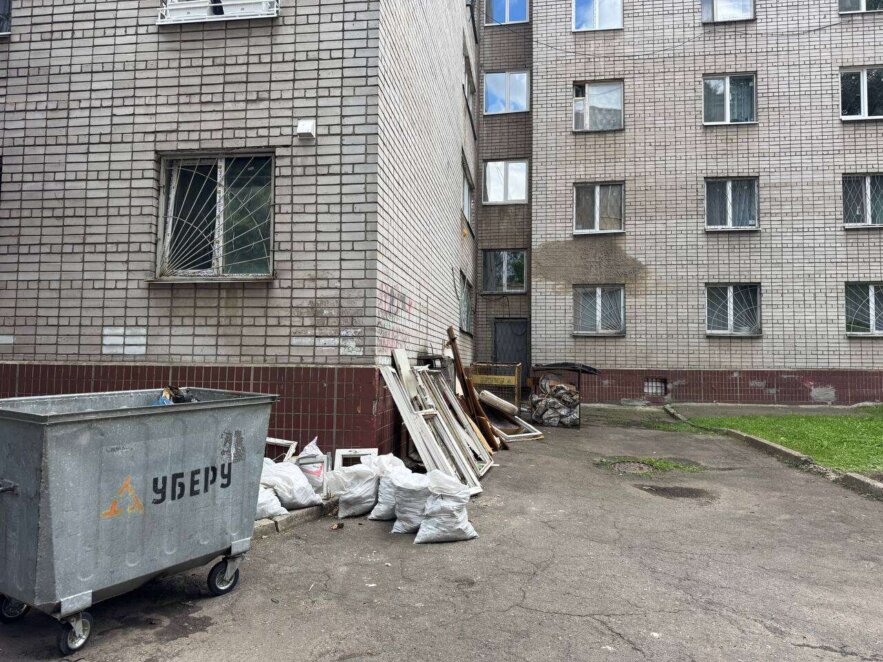 Корпуси та гуртожитки у жахливому стані: 5 років занепаду ректора ДНУ Оковитого