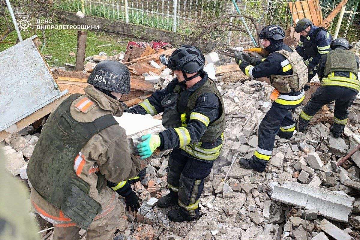Дві людини загинули, ще п’ятеро – поранені: ворог не припиняв гатити по Дніпропетровщині БпЛА і артилерією