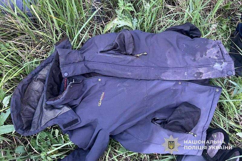 Під Дніпром знайшли мертвого чоловіка: поліція встановлює особу