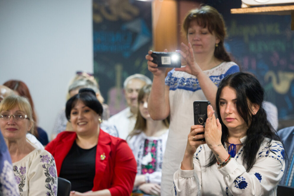 45 років творчої діяльності: відомий письменник та журналіст з Дніпра відзначив ювілей