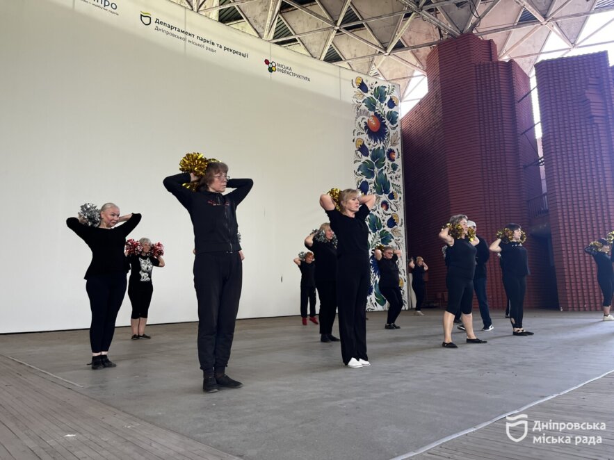 У Дніпрі чирлідинг заряджає людей золотого віку