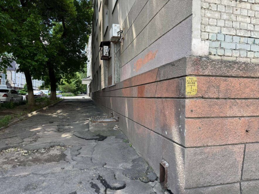 Корпуси та гуртожитки у жахливому стані: 5 років занепаду ректора ДНУ Оковитого