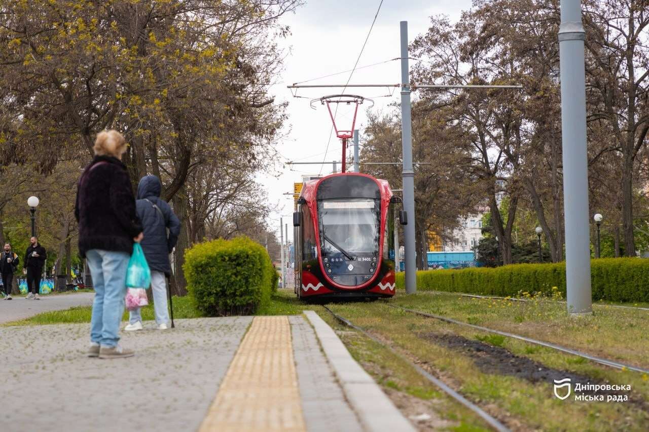 У Дніпрі посилюють інклюзивність електротранспорту: на маршрутах з’явиться більше низькопідлогових трамваїв та тролейбусів