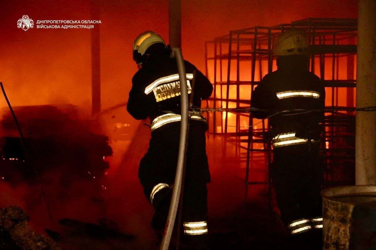 Внаслідок вечірньої атаки рф на Дніпро є загиблі та постраждалі: оновлені дані від ОВА