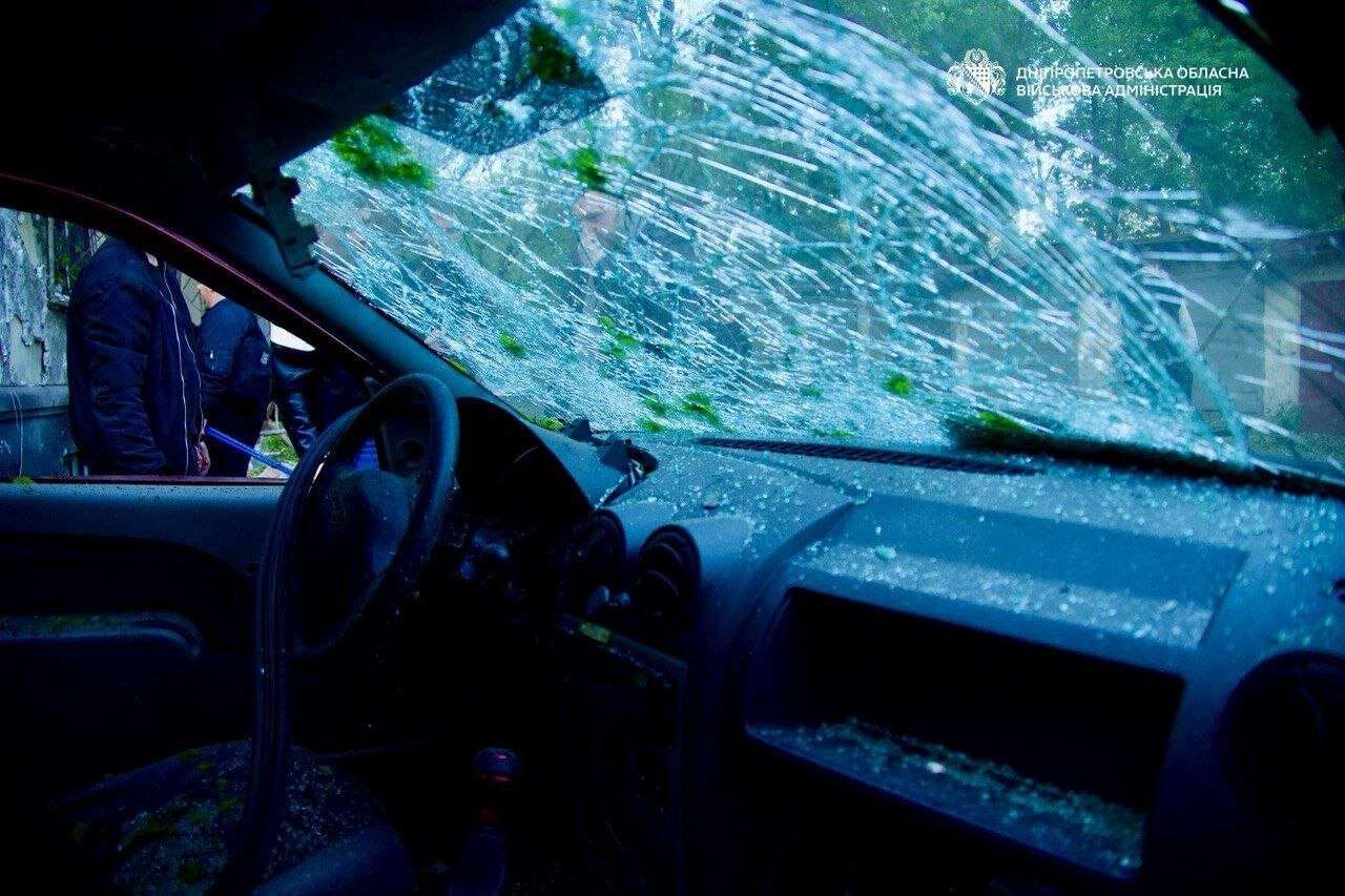 Вночі ворог атакував Дніпро: серед постраждалих - вагітна жінка