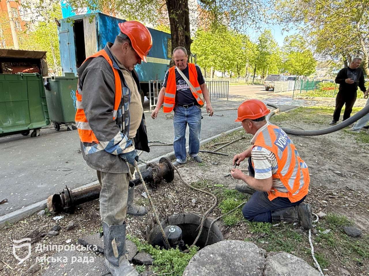 У Дніпрі триває перевірка та оновлення пожежних гідрантів
