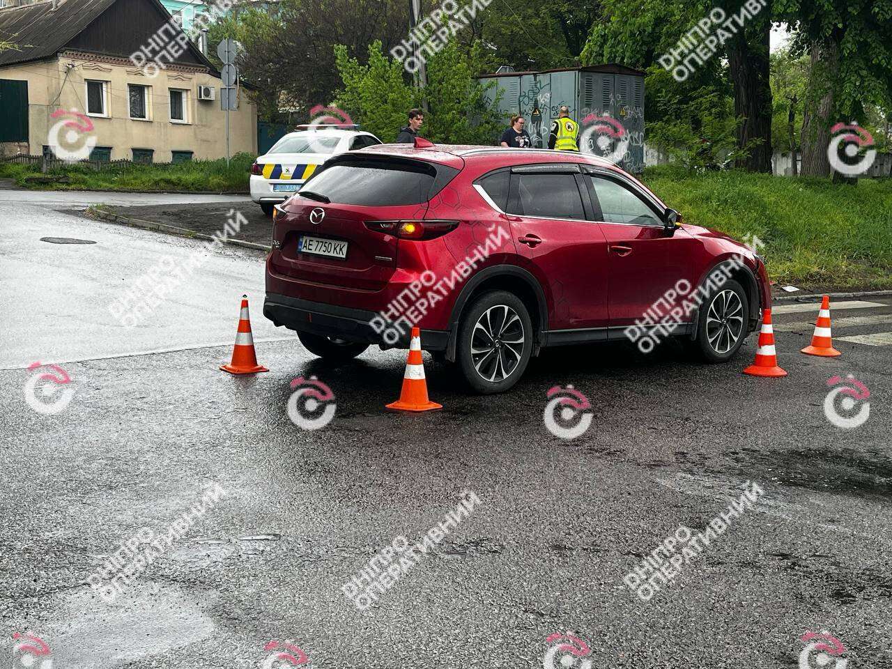 У Дніпрі на Щепкіна зіткнулися Mazda та мотоцикл, є постраждалий