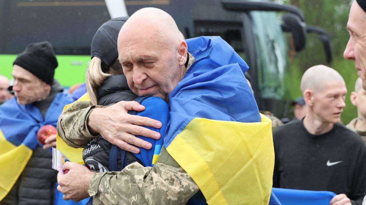 Відбувся перший етап обміну "1000 на 1000": серед звільнених з полону - мешканці Дніпропетровщини