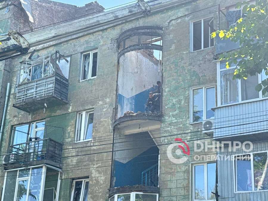 Зруйновані стіни та вцілілі улюбленці: як Дніпро оговтується від подвійної атаки "шахедів"