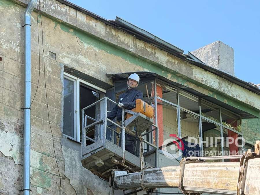 Зруйновані стіни та вцілілі улюбленці: як Дніпро оговтується від подвійної атаки "шахедів"