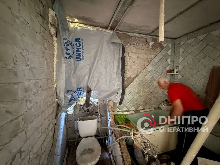 Зруйновані стіни та вцілілі улюбленці: як Дніпро оговтується від подвійної атаки "шахедів"