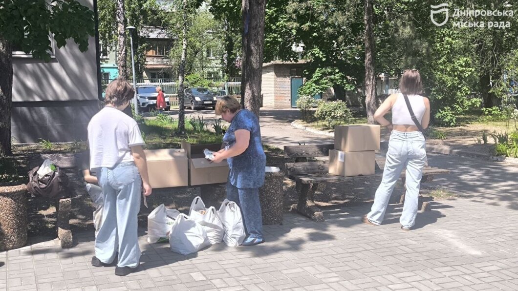 У Дніпрі внутрішньо переміщені особи безкоштовно отримують продуктові набори