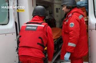 Ракетний удар по житловому кварталу Дніпра: вже троє поранених