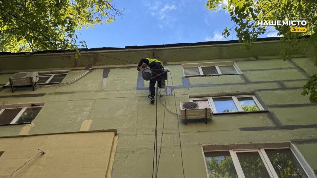 У Дніпрі вже відремонтували міжпанельні шви вже у 12 будинках, 17 травня 2026