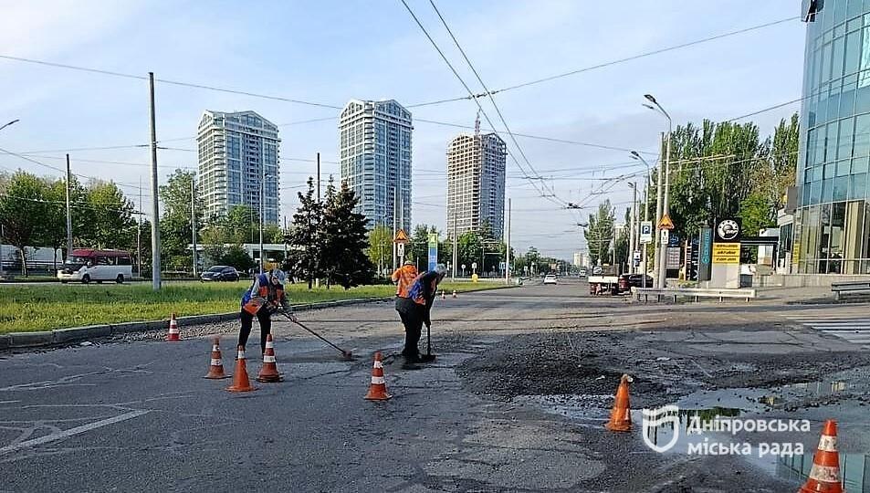 У Дніпрі комунальні служби безупинно ліквідовують наслідки негоди, 18 травня 2026