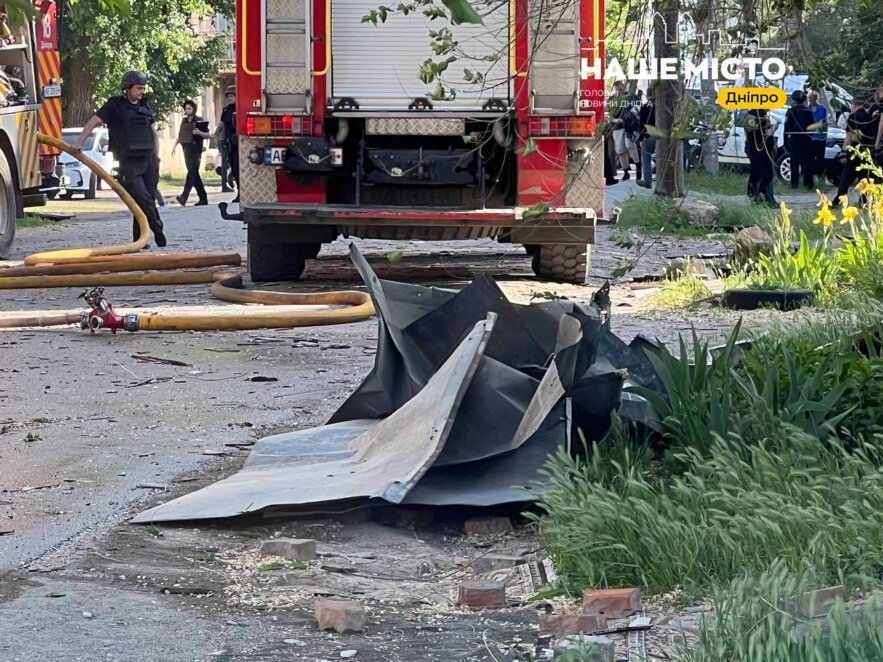 Кількість поранених у Дніпрі зросла до 11: що відбувається на місці атаки