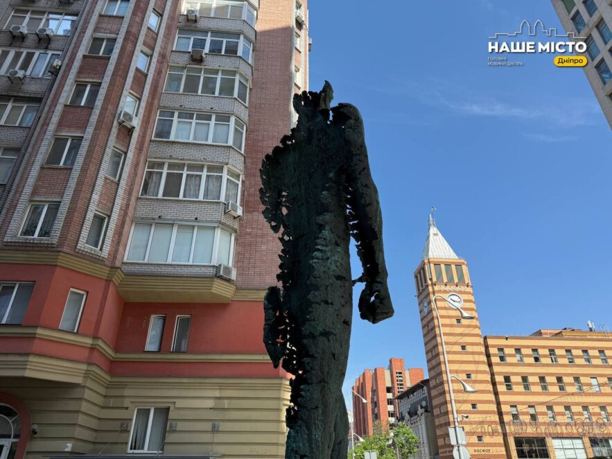 Історія гігантського «Атланта» у центрі Дніпра, 25 травня 2026