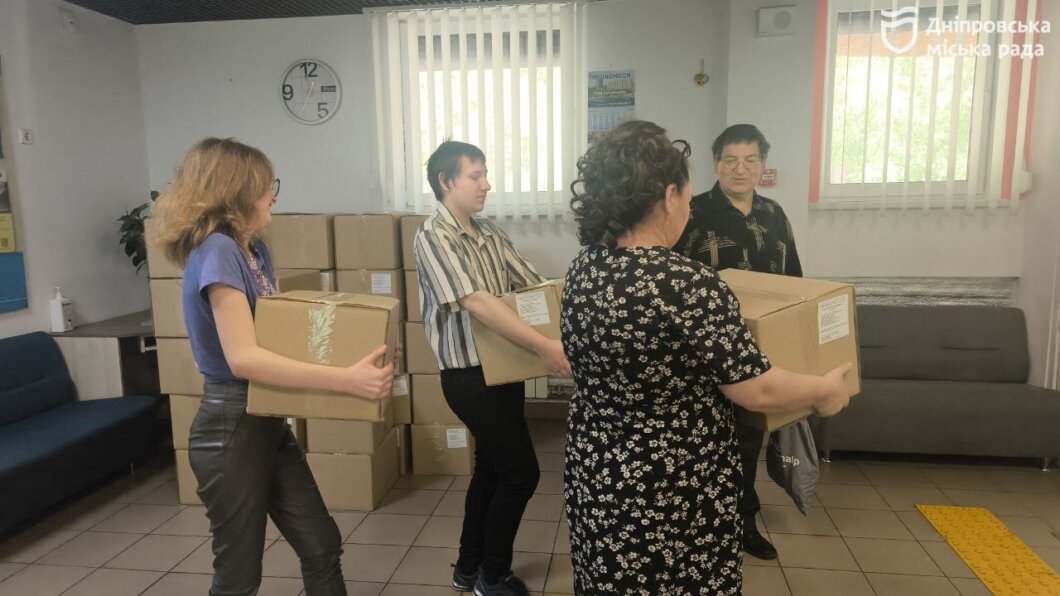 У Дніпрі внутрішньо переміщені особи безкоштовно отримують продуктові набори